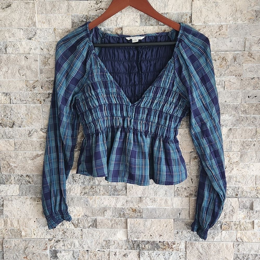 American Eagle Vneck Long Sleeve Top Size Large